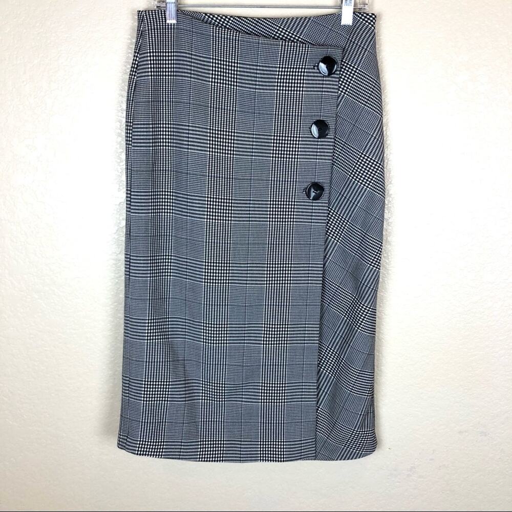 Nwot Zara Check Print Large Button Midi Skirt. - image 2